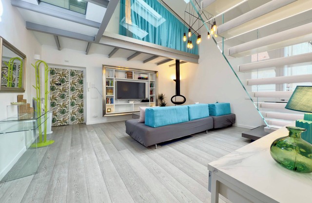 Luxury Vatican Penthouse with 2 terraces & hot-tub
