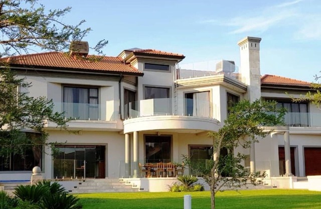 Luxury Villa on wildlife & golf estate Hartbeespoort South Africa