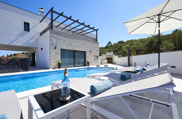 Luxury Villa Cor Mare with Pool
