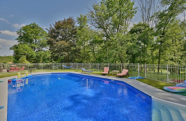 Luxury Villa in the heart of Poconos with Pool, Hot Tub, Sauna, and Game Room