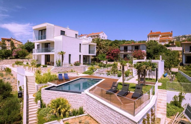 Luxury villa Mar with infinity pool in Rab