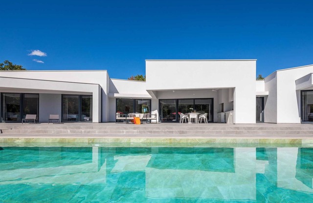 Luxury Villa Mauve with Pool