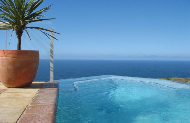 Luxury Villa on Pezula Golf and Country Club Estate, with Heated Private Pool