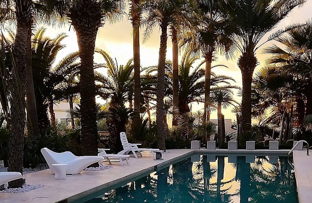 Luxury Villa, Private Pool, large Garden, Wi-Fi