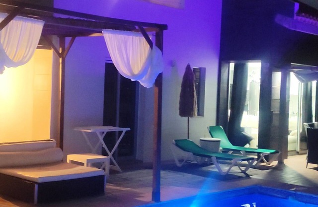 LUXURY VILLA SEA VIEWS HEATED POOL private jacuzzi wifi bbq parking tennis court