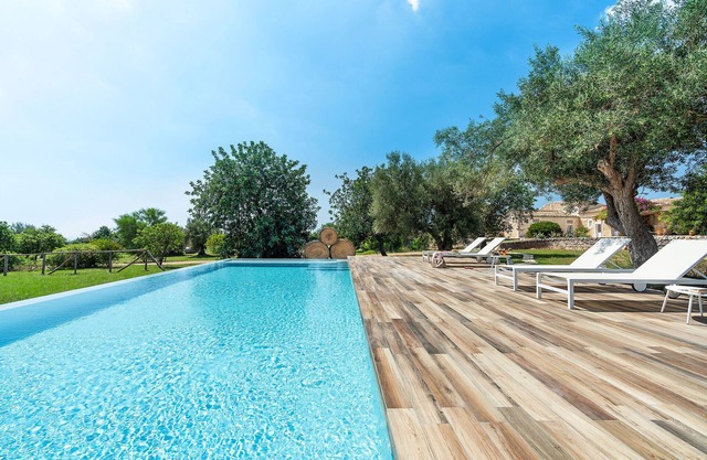 Luxury villa with pool, external kitchen in Scicli, Sicily