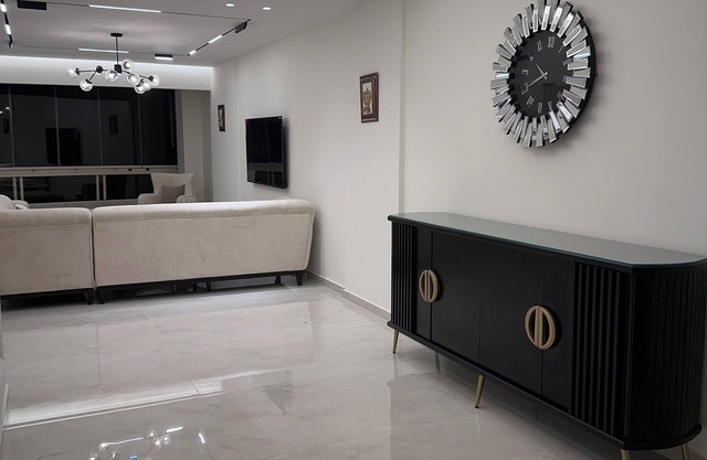 Luxury waterfront 3 bedroom apartment with AC, WiFi in Beirut - Jnah.