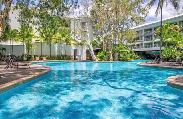 Lxry 2 bed Apt-Sea and Mountain View