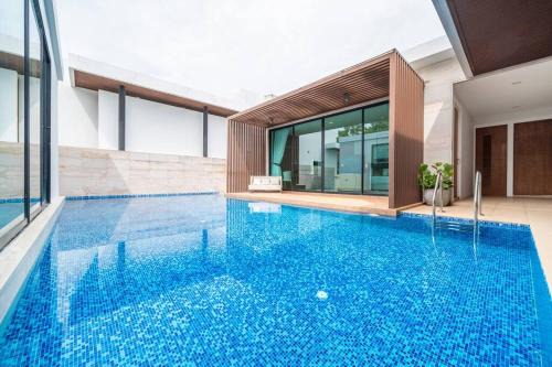 Mövenpick 4-Bedroom Pool Villa Beach Access, Na Jomtien Pattaya