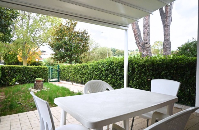 M272 - Marcelli, new three-room apartment with garden