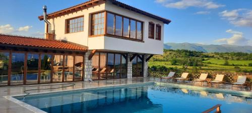 Macedonium Luxury Villa with big pool & Fireplace