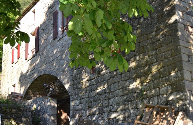 MAGAZINE PRATAZEGAT NATURE AND ABSOLUTE CALM