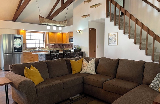 Magical Montainbrook in Old Timberline - Ski, Hike, Golf, and More!