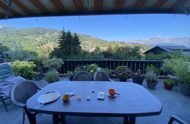 Magnifique Appartement Avec Terrasse à la Montagne