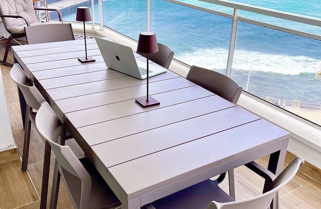 Magnificent fully renovated apartment with sea views