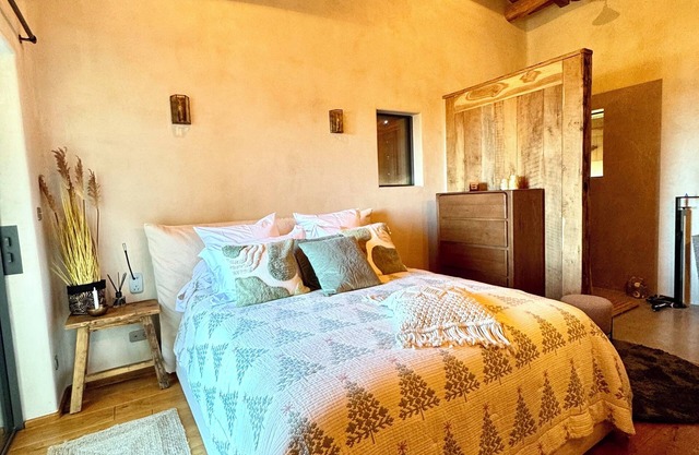 Magnificent stone residence on 10ha estate with sea view