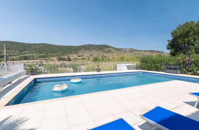 Magnifico alloggio nel sud dell'ardeche con cime