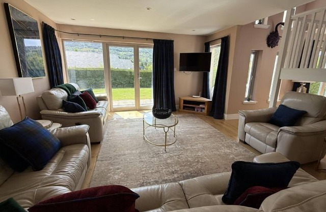 Mains of Taymouth, Kenmore ~ 5* Bruadair House - sleeps 8 guests in 4 en suite bedrooms and has pri