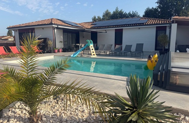 Maison 160m2 Avec Piscine et Jeux Extérieur Proche Bordeaux