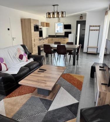 Maison 4 chambres près d Angers et à 500 m de la Loire