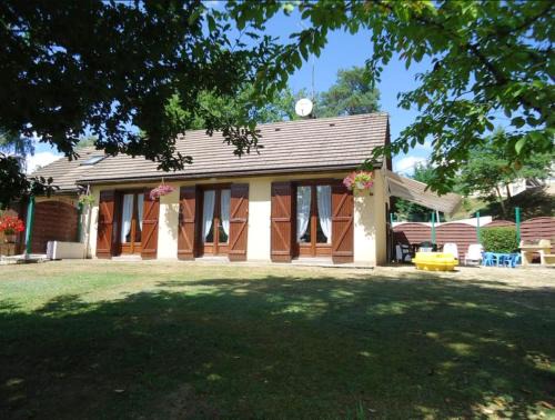 Maison confortable sur jardin clôturé à Marcillac-la-Croisille