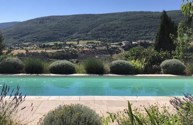 Maison D'architecte en Provence Avec vue et Piscine