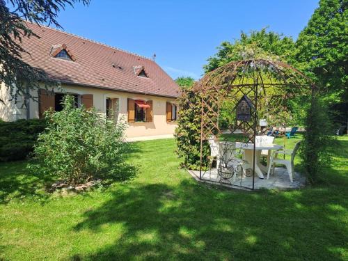 Maison de campagne proche Haras du Pin avec jardin et WIFI - FR-1-497-173