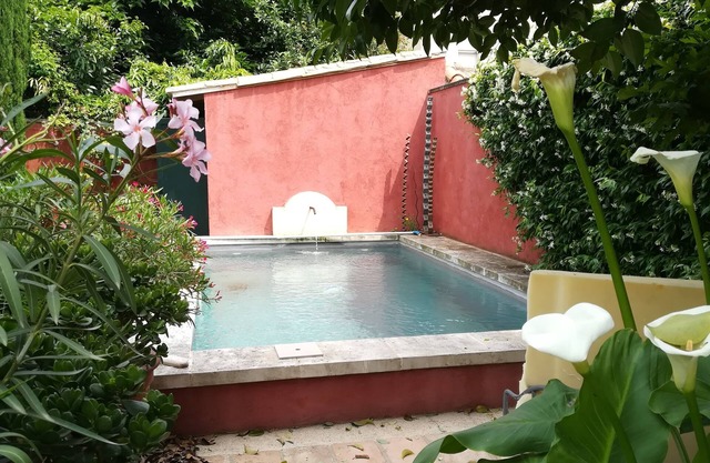 Maison de Charme, Quartier Ancien , Proximité du Rhône