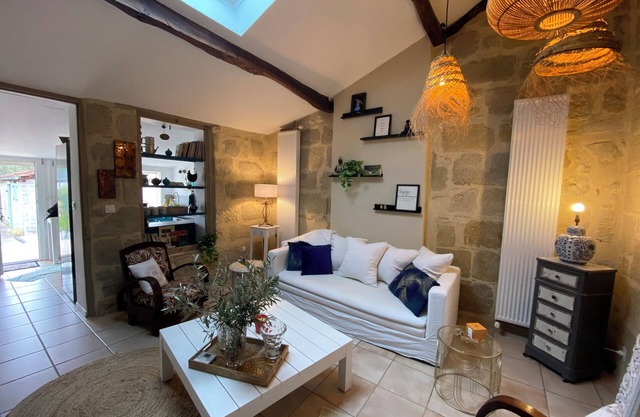 Maison de Ville de Caractère Avec Terrasse et Jardin