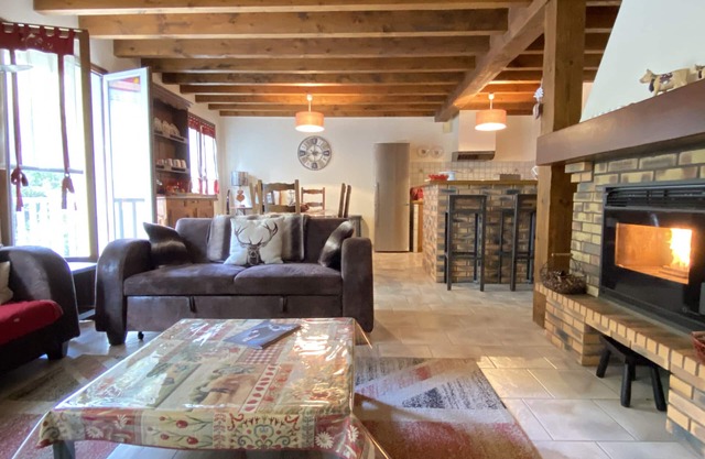 Maison de ville 9P, 4 chambres. Balcon et parking.