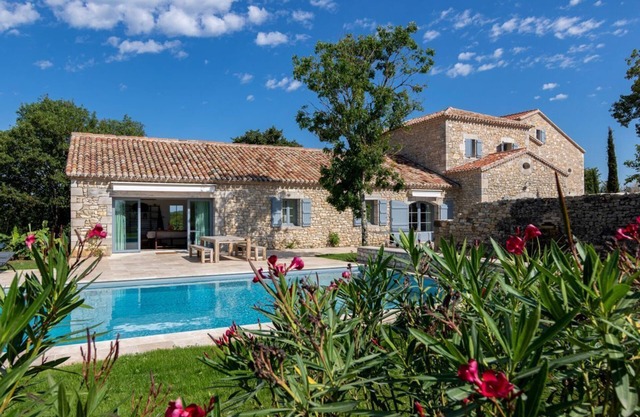 Maison Malbec - Six Bedroom Villa, Sleeps 12