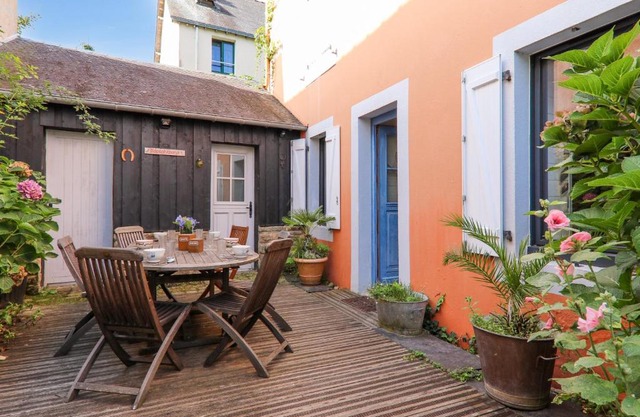 Maison pour 7 - 100m du port du Bono