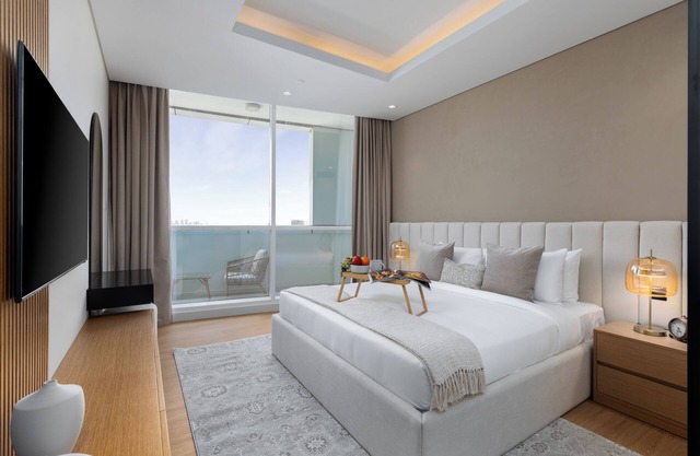 Maison Privee - Chic Downtown Cityscape