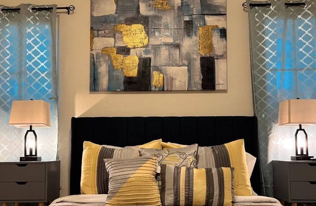 ★ MAJESTIC 2B2B HOME WITH KING AND QUEEN BED★
