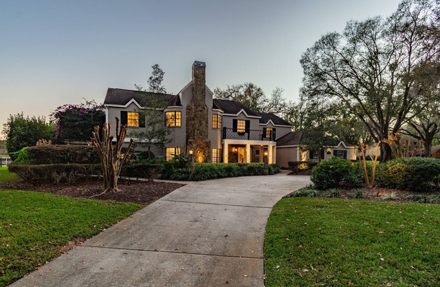 Majestic Brant Manor: Stately 8 Bdrm, Lakefront Manor w/Pool, 15Min to City