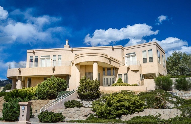 MAJESTIC LUXURY IN THE ABQ FOOTHILLS!