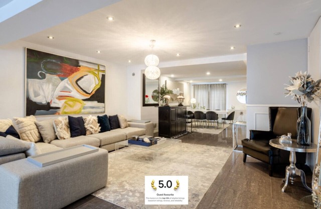 Majestic Villa in Downtown Griffintown