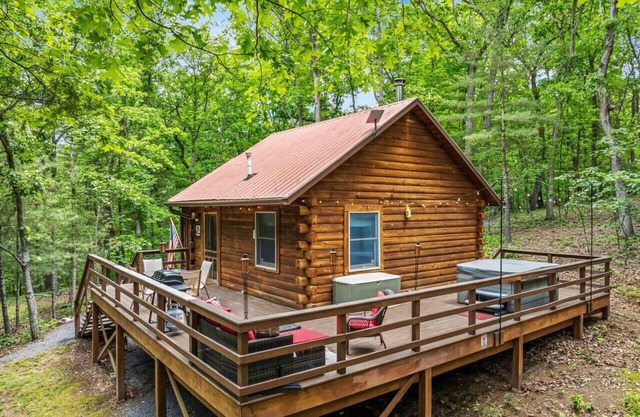Mallard Creek Cabin - Classic Escape!