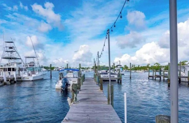 Manatee Pocket! 1 Bedroom, 1 Bath Unit To Yourself