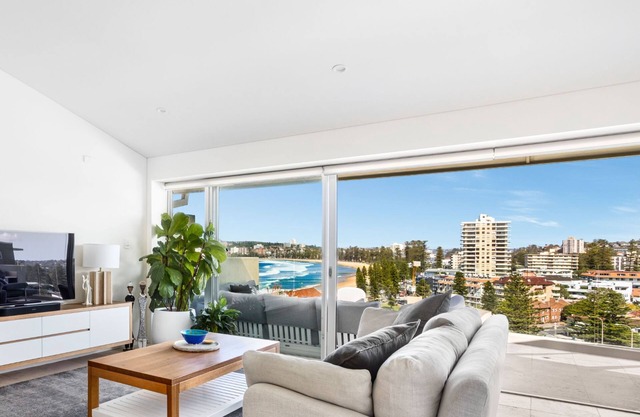 Manly Beach View Executive Apartment