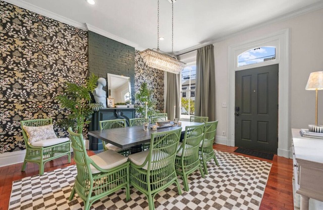 MannequinOnMain | Covington