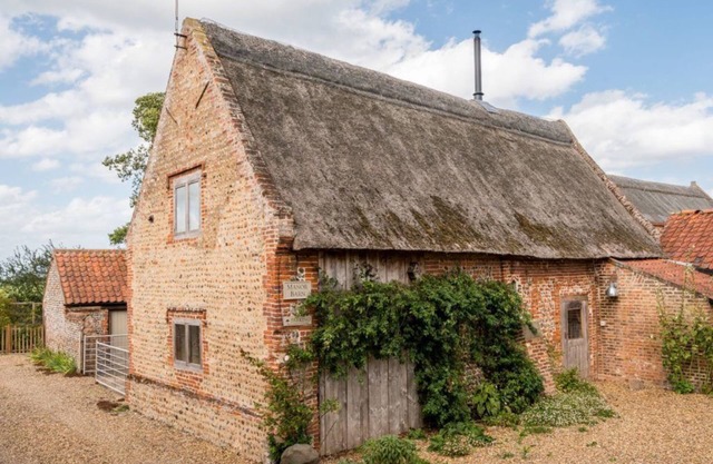 Manor Barn | East Ruston Cottages