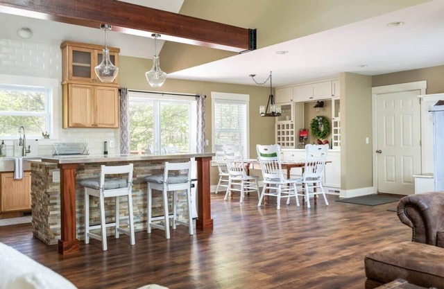 Maple City Farmhouse Idyllic Setting Near Town