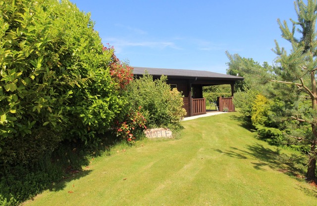 MAPLE LODGE, family friendly, character holiday cottage in Lanivet