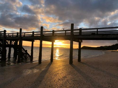 Maraetai Beachfront Studio Unit