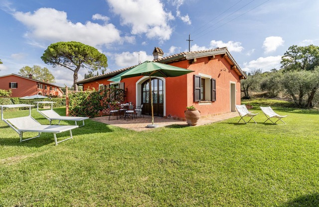 Maramaldo Brunello, Shared Pool, Chianti, Castelfiorentino, Italy