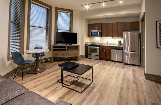 Mardi Gras in New Orleans 2/9/24 - 2/16/24! 1 BR/1 BA. Come visit the Big Easy!