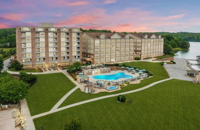 Mariners 2 BR Point condo 334