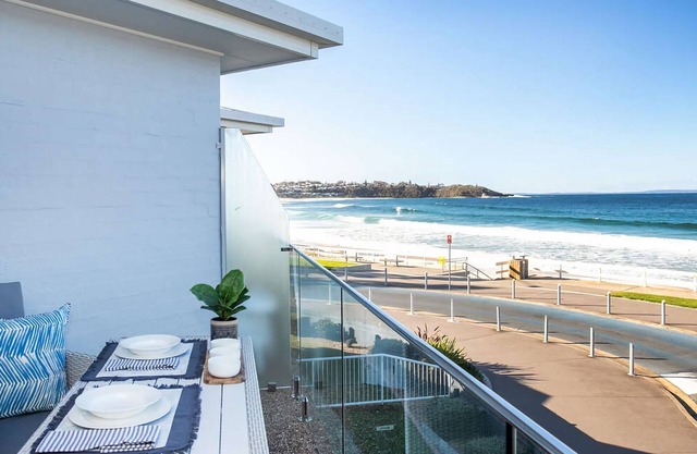 Mariners 6 - Beachfront studio apartment with breathtaking coastal views