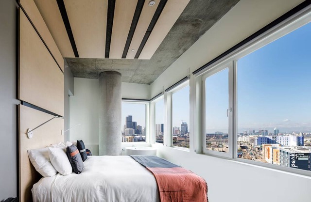 Market View Suite at The Source Hotel, Pets Allowed, Parking